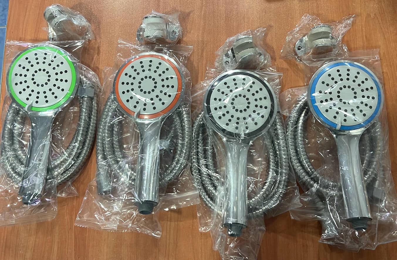 Duş başlığı ve banyo tesisatı